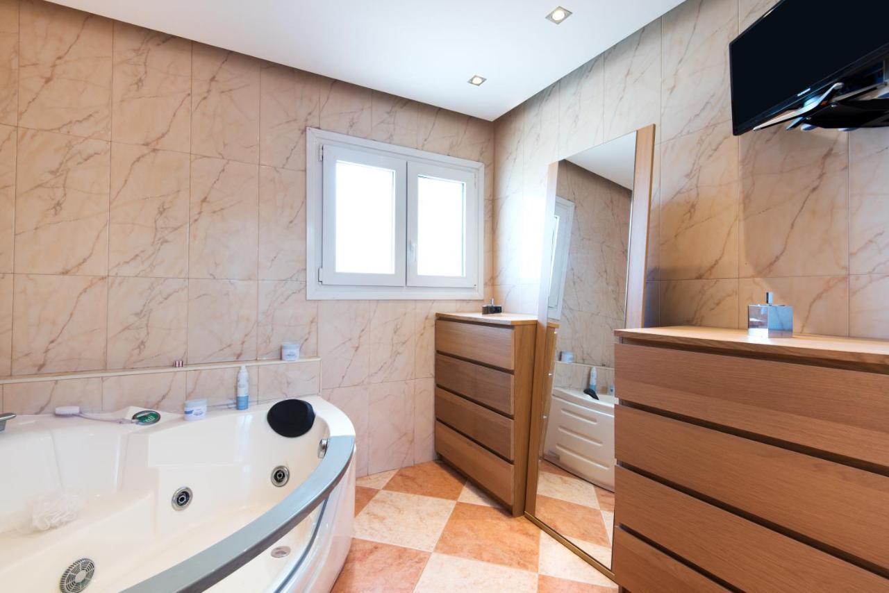 Villa Palm Beach Marina Benalmadena 3 Min Walking From The Sea Extérieur photo